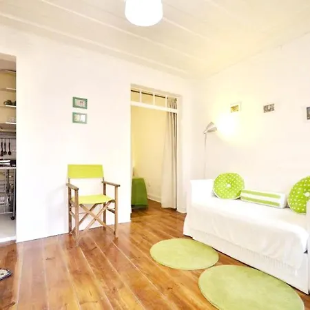 With One Bedroom In With Wonderful City View Balcony And Wifi 12 Km From The Beach Apartamento Lisboa