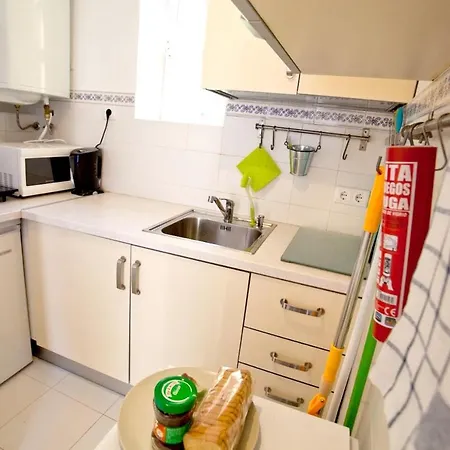 With One Bedroom In With Wonderful City View Balcony And Wifi 12 Km From The Beach Lisbon