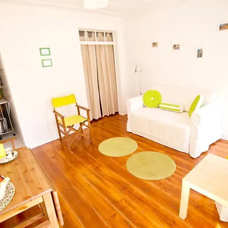With One Bedroom In With Wonderful City View Balcony And Wifi 12 Km From The Beach Lisbon
