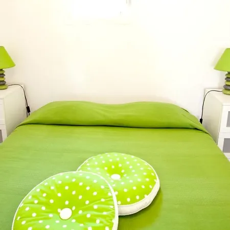 With One Bedroom In With Wonderful City View Balcony And Wifi 12 Km From The Beach Apartamento Lisboa