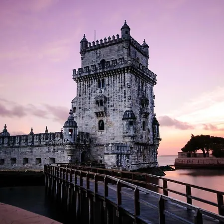 With One Bedroom In With Wonderful City View Balcony And Wifi 12 Km From The Beach * Lisboa